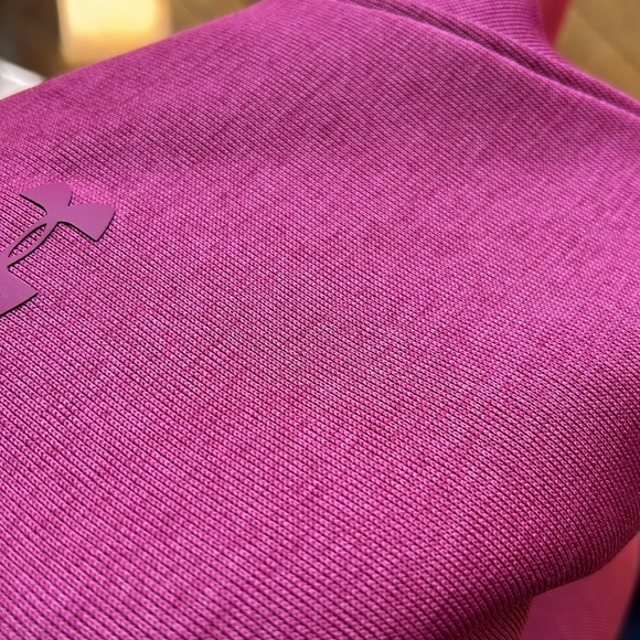 Under Armour Pullover - Picture 3 of 5